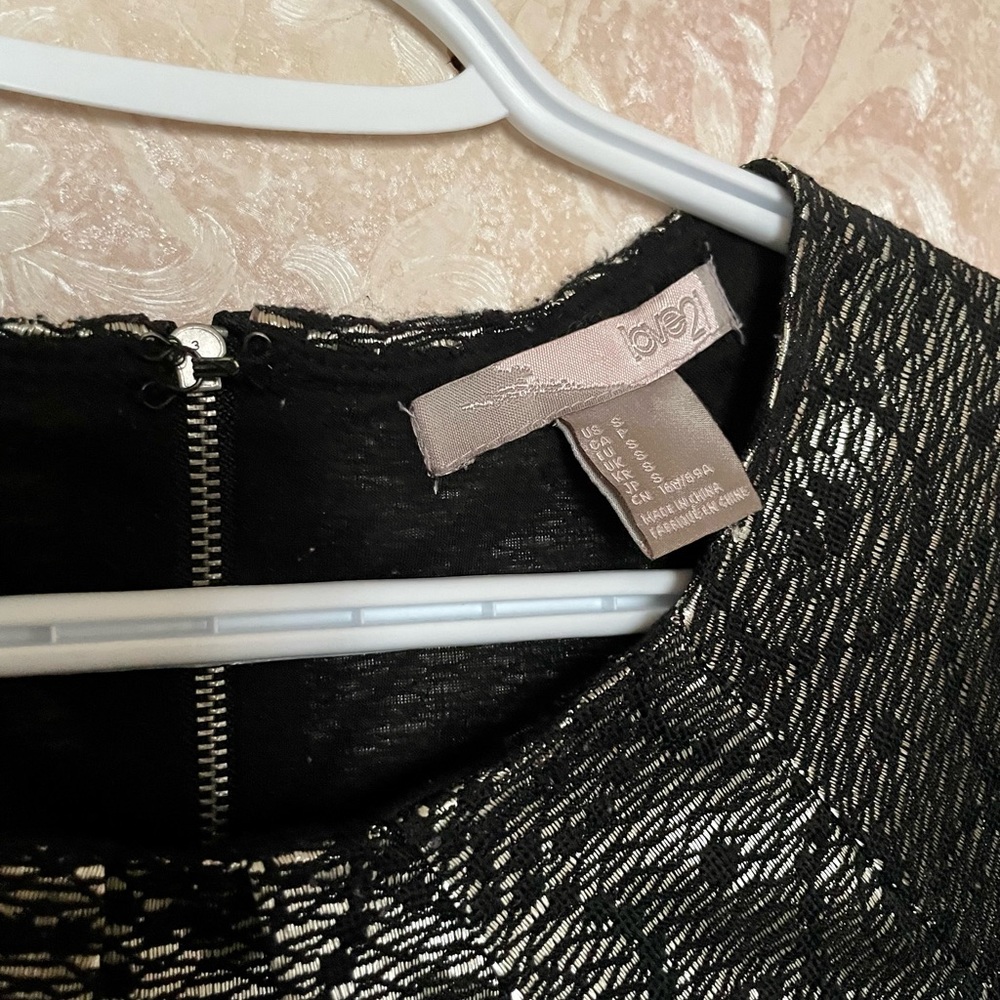 Metallic Peplum Top - Picture 3 of 3
